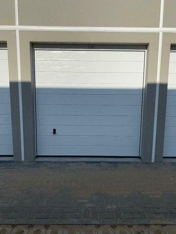 Te koop Garagebox / werkruimte 21 m3 te Heinenoord  beschikbaar voor biedingen