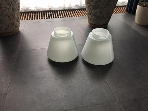 TE KOOP: Set van 2 decoratieve glazen lampenkappen, Huis en Inrichting, Lampen | Lampenkappen, Zo goed als nieuw, Minder dan 25 cm