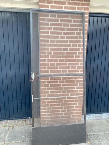 Hordeur aluminium Bruin, met scharnieren 216 X 88xm beschikbaar voor biedingen
