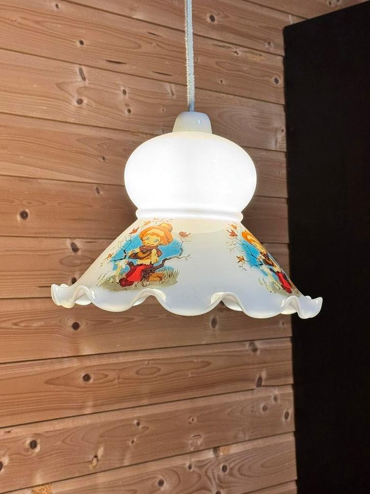 Prachtige vintage kinderlamp, Huis en Inrichting, Lampen | Hanglampen, Gebruikt, Minder dan 50 cm, Glas, Ophalen