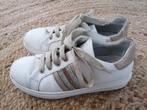 Witte meisjes sneakers maat 33 en 34, Gebruikt, Meisje, Schoenen, Ophalen of Verzenden