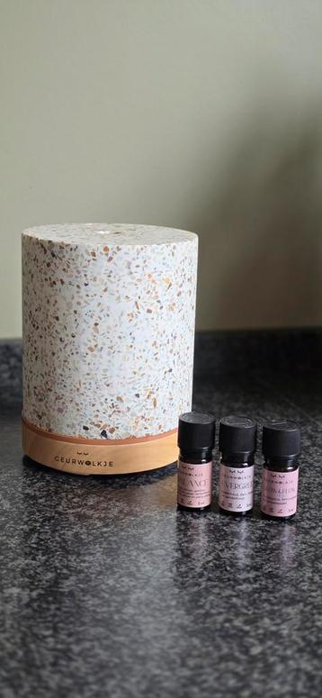 Hele toffe geurwolkje Diffuser Terrazzo + 3 Oliën beschikbaar voor biedingen