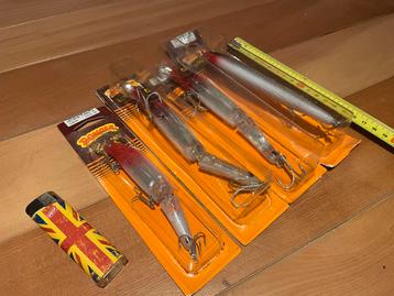 Bomber jointed, long a. Vier stuks kunstaas pluggen beschikbaar voor biedingen