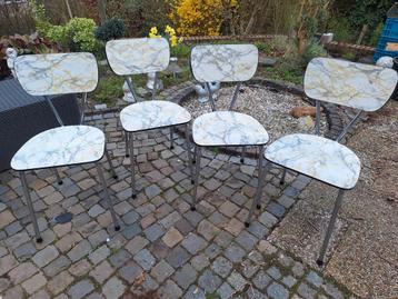 Formica/marmerlook keukenstoeltjes. beschikbaar voor biedingen