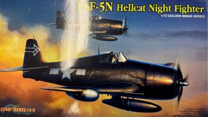 Coelianmodels, Cyber Hobby, 5080, F6F-5N, 1/72, € 19,99, Hobby en Vrije tijd, Modelbouw | Vliegtuigen en Helikopters, Nieuw, Vliegtuig