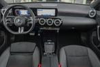 Mercedes-Benz A-klasse A250e AMG 218pk Hybrid Panoramadak Ni, Gebruikt, 4 cilinders, 16 kWh, Zwart