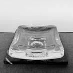 Kosta Boda Bertil Vallien Dish of the Day, Antiek en Kunst, Antiek | Glas en Kristal, Ophalen of Verzenden