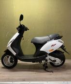 For sale piaggio zip 4 takt, Fietsen en Brommers, Scooters | Piaggio, Ophalen of Verzenden, Zo goed als nieuw, Benzine, Zip