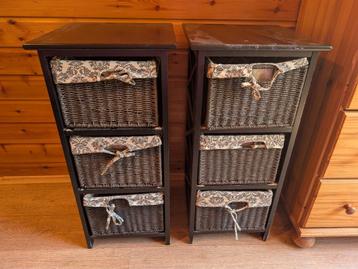 Twee kast, rotan manden