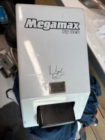 Megamax zeepdispenser. Gebruikt voor garagezeep beschikbaar voor biedingen