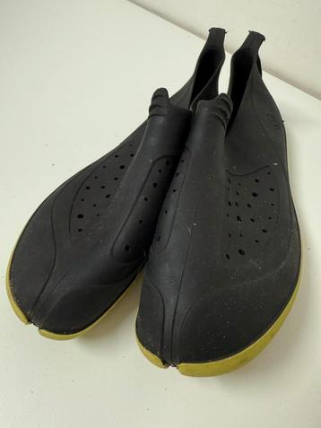 Waterschoenen surfschoenen tribord Decathlon maat 34-35 beschikbaar voor biedingen