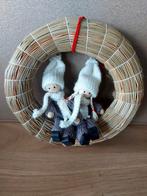 NIEUW STROKRANS MET HOUTEN POPPETJES IN WINTER KLEDING, Huis en Inrichting, Woonaccessoires | Kransen, Verzenden, Nieuw