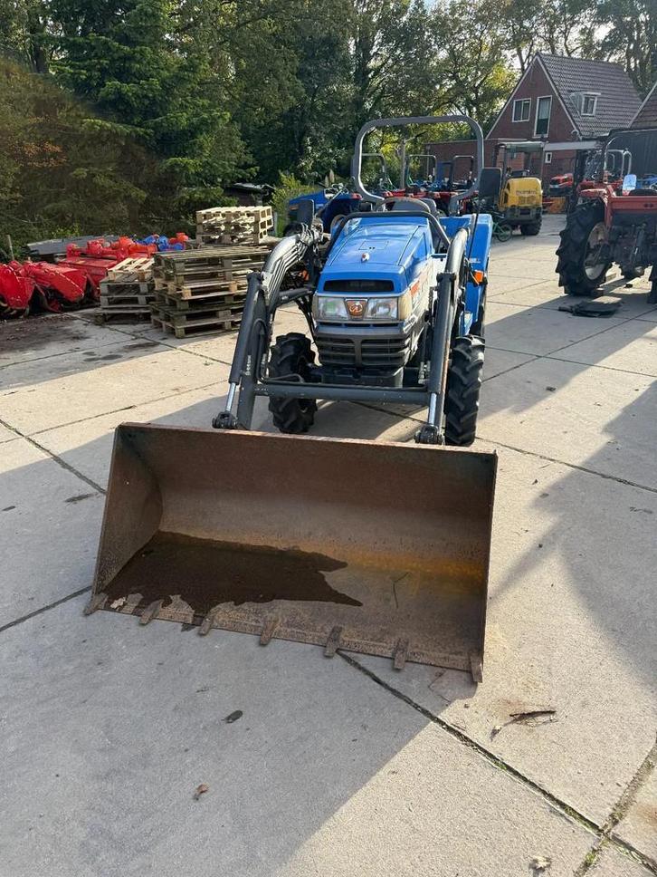 Iseki Geas 253 met voorlader, Zakelijke goederen, Machines en Bouw | Tuin, Park en Bosbouw, Overige typen