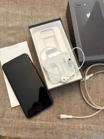 IPhone 8/128GB incl. oplaadkabel en oortjes beschikbaar voor biedingen