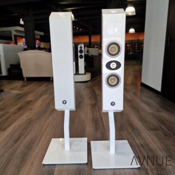 Focal On Wall 301 Wit incl. stands beschikbaar voor biedingen