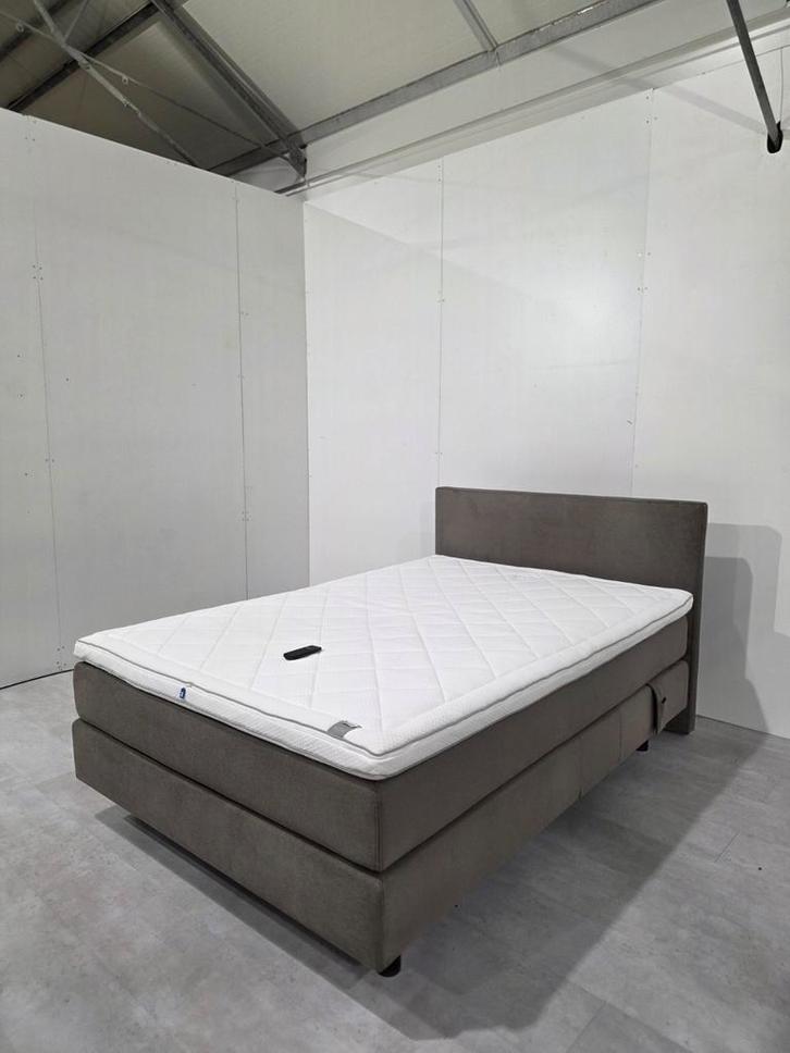 Boxspring Auping Twijfelaar 140x200 Elektrisch M1 2025, Huis en Inrichting, Slaapkamer | Boxsprings, Zo goed als nieuw, 140 cm