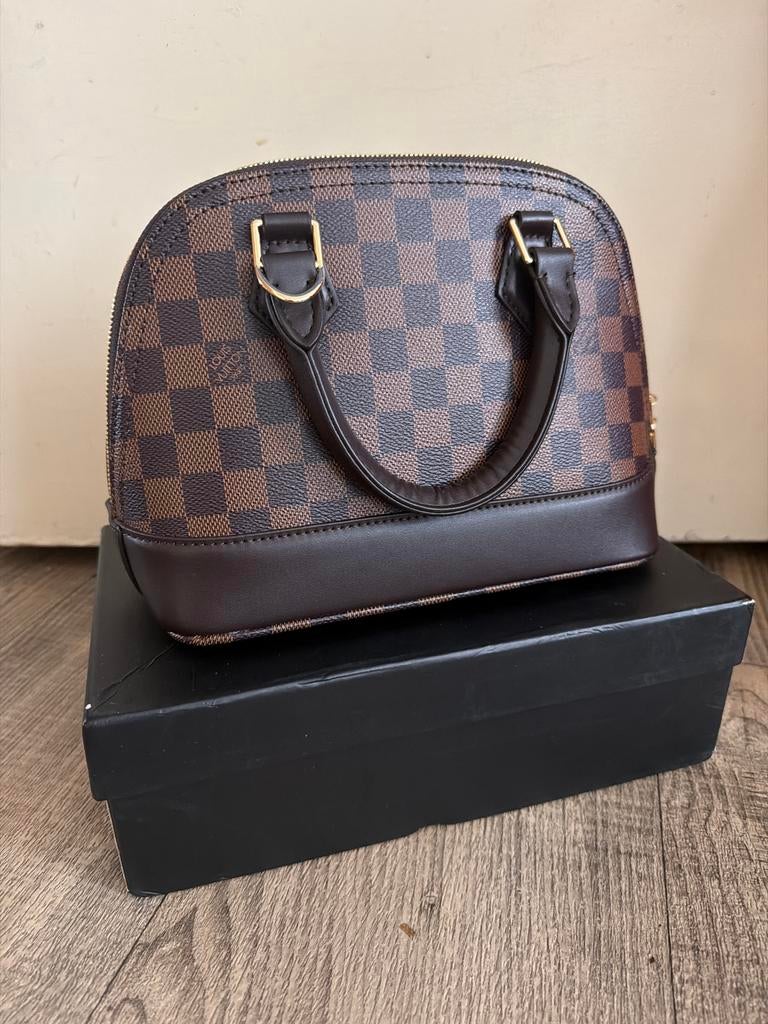 Louis Vuitton Alma BB Damier Ebene Handtas, Ophalen of Verzenden, Zo goed als nieuw, Bruin, Handtas