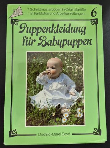 Puppenkleidung für Babypuppen (7 patroonbladen=Nieuw) beschikbaar voor biedingen