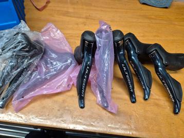 Di2 shifters en derailleurs beschikbaar voor biedingen