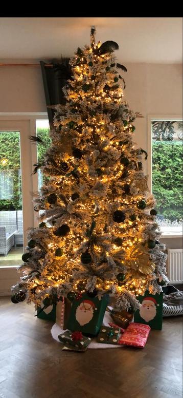 Black Box kerstboom / kunstkerstboom besneeuw hoogte 260 beschikbaar voor biedingen