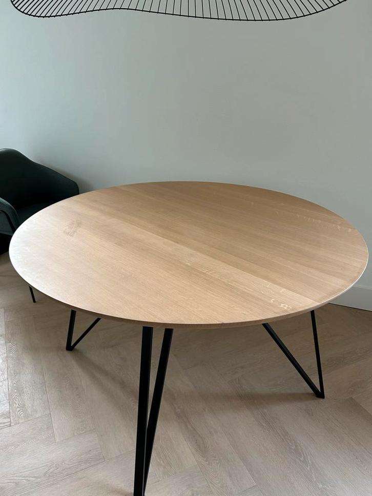 Massief eiken eettafel rond - Kluskens, Huis en Inrichting, Tafels | Eettafels, Gebruikt, 100 tot 150 cm, Vier personen, Rond