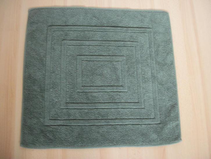 WC-mat met anti-slip - Groen - Vandyck - 58 x 62 cm - zgan, Huis en Inrichting, Badkamer | Badtextiel en Accessoires, Zo goed als nieuw