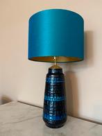 Blauwe west Germany vaas-lamp met blauwe lampenkap, Huis en Inrichting, Lampen | Tafellampen, Ophalen of Verzenden