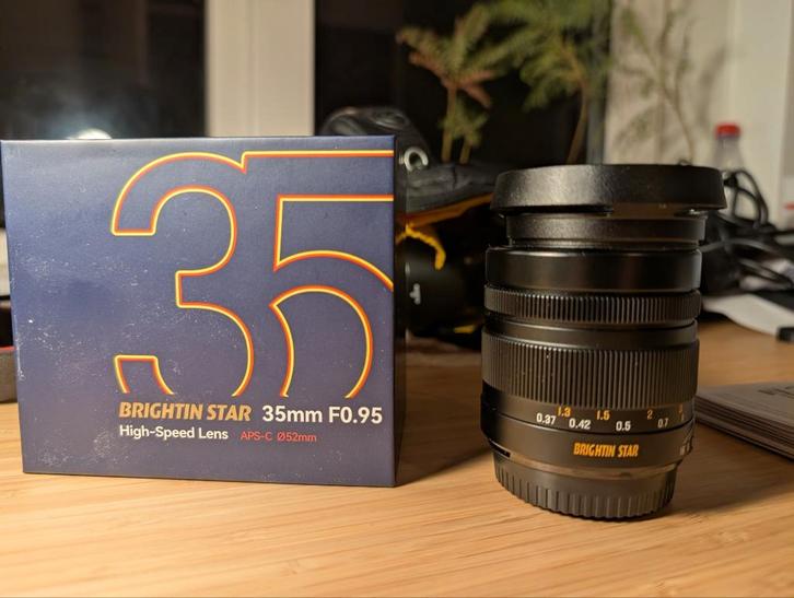 Brightin Star 35mm f/0.95 Fujifilm X - Nieuwstaat!, Audio, Tv en Foto, Fotografie | Lenzen en Objectieven, Zo goed als nieuw, Standaardlens