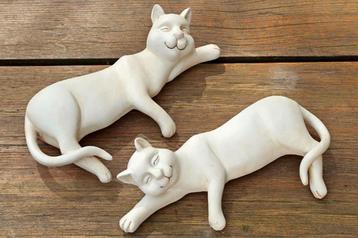 Leuk Beeld liggende, slapende Kat, Poes, randligger, wit beschikbaar voor biedingen