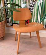 Vitra- DCW (4 available), Huis en Inrichting, Stoelen, Bruin, Zo goed als nieuw, Vier, Vitra