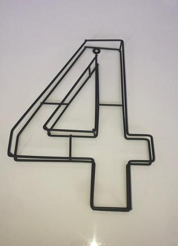 Metalen nummer “4”