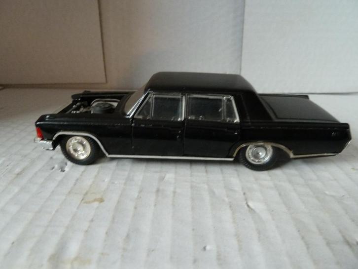 Russische staatsie auto model 1-43, Hobby en Vrije tijd, Modelauto's | 1:43, Gebruikt, Auto, Overige merken, Ophalen of Verzenden