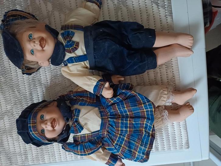 2 poppen met bakkelieten beentjes en armpjes, Verzamelen, Poppen, Pop, Ophalen of Verzenden