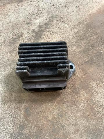 Piaggio/ gilera runner skr hexagon spanningsregelaar beschikbaar voor biedingen