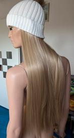 Nieuwe muts met ingenaaide pruik, Sieraden, Tassen en Uiterlijk, Uiterlijk | Haarverzorging, Ophalen of Verzenden, Nieuw, Pruik of Haarverlenging