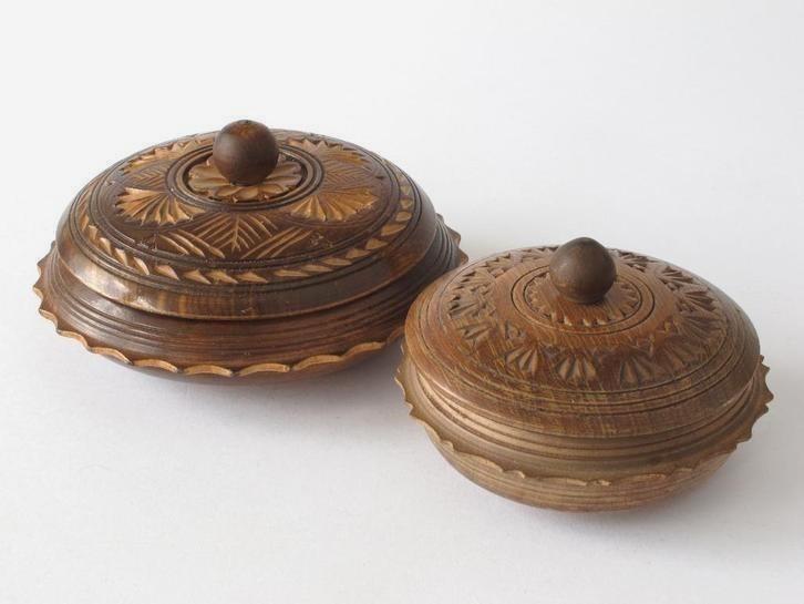 2x houtsnijwerk dekseldoosje - vintage snuisterijen doosje, Antiek en Kunst, Antiek | Woonaccessoires, Ophalen of Verzenden