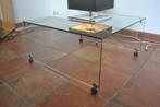 Salontafel, glas op wielen, design, 39 bij 80 bij 80 cm, Huis en Inrichting, Ophalen, Gebruikt, 100 tot 150 cm, Design