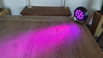 Oplaadbare draadloze RGB LED Flat PAR + afstandsbediening beschikbaar voor biedingen