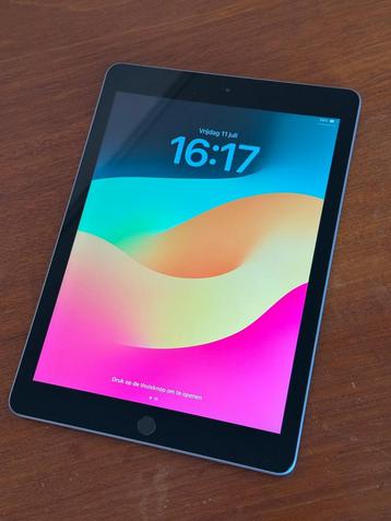 Erg mooie iPad 6th gen 32GB Black, met 95% batterijconditie beschikbaar voor biedingen
