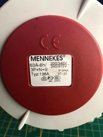Mennekes CEE wandcontactdoos schroefklem 5-polig 400V 6H 63A beschikbaar voor biedingen