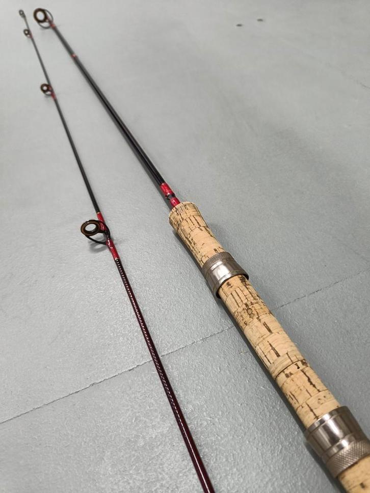 Mooie Shakespeare klassieke Ultra Lite spinhengel 2.15m 2d., Watersport en Boten, Hengelsport | Roofvissen, Zo goed als nieuw