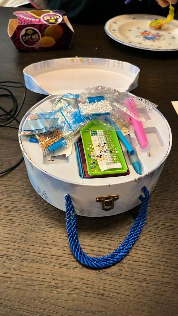 Frozen tasje met diamond painting en sieraden maken, Hobby en Vrije tijd, Knutselen, Zo goed als nieuw, Knutselwerk, Ophalen