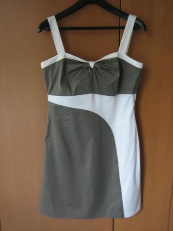 Prachtige taupe-witte zomerjurk SENSO 38 Snazzeys beschikbaar voor biedingen