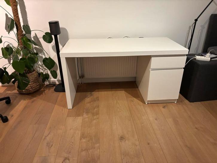 IKEA Malm Bureau desk, Huis en Inrichting, Bureaus, Gebruikt, Bureau, Ophalen