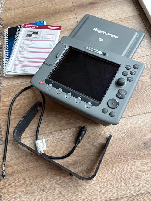 Raymarine E80 kaartplotter, 8.4 inch, Watersport en Boten, Navigatiemiddelen en Scheepselektronica, Gebruikt, Kaartplotter of Fish Finder