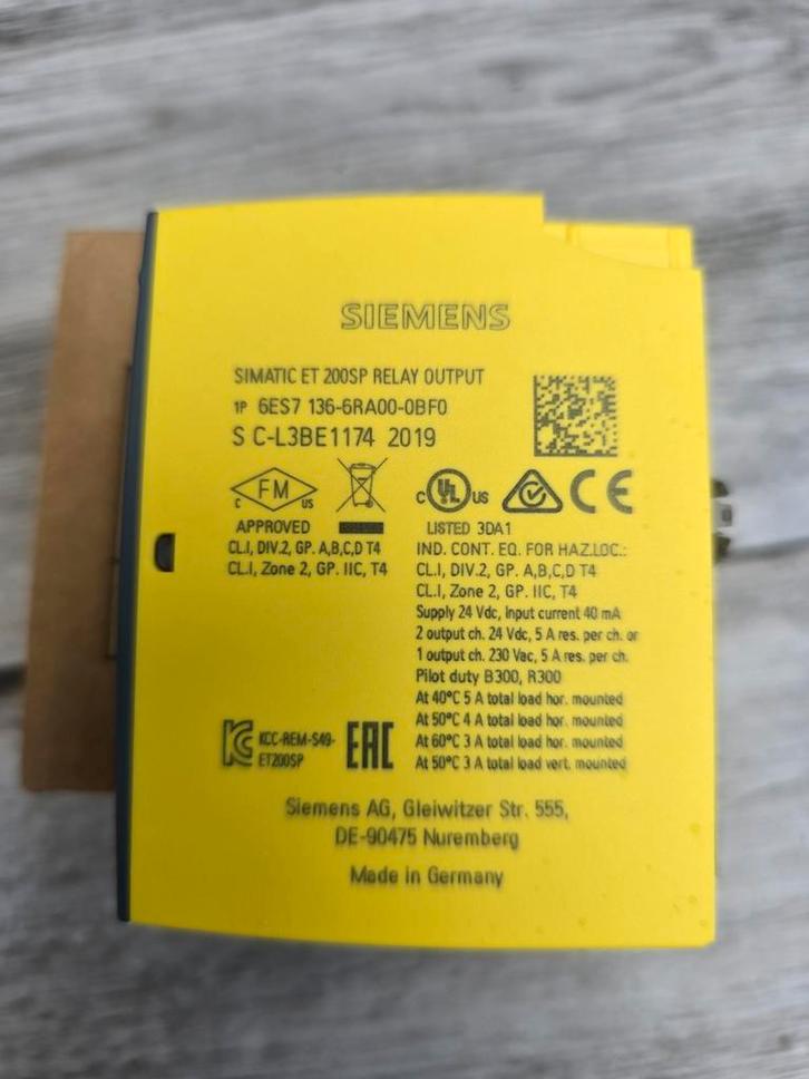 Siemens SIMATIC ET 200SP Relay Output Module, (New), Doe-het-zelf en Verbouw, Elektra en Kabels, Overige typen, Ophalen of Verzenden