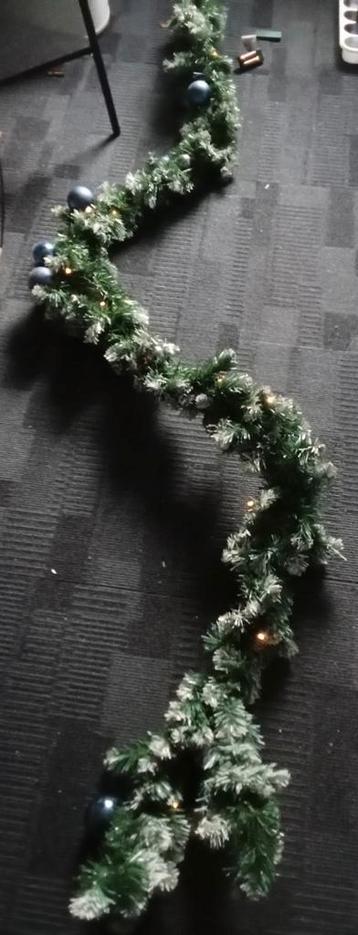 🌲🧑‍🎄 Guirlandes 🧑‍🎄🌲 beschikbaar voor biedingen
