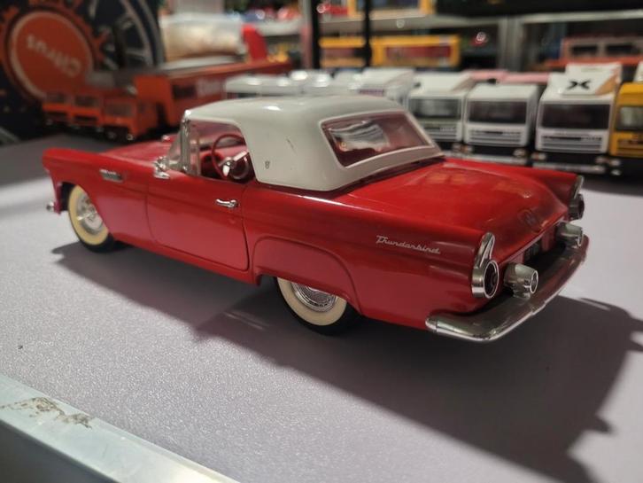 Ford tunderbirdt, Hobby en Vrije tijd, Modelauto's | 1:18, Zo goed als nieuw, Ophalen of Verzenden