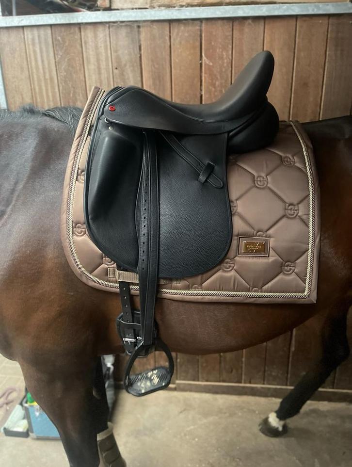 Tribal zadel 17/MN, Dieren en Toebehoren, Paarden en Pony's | Zadels, Zo goed als nieuw, Dressuur, Ophalen of Verzenden