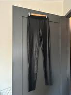 Leather look legging in soepelvallend model, Kleding | Dames, Legging, Zwart, Maat 40/42 (M), Ophalen of Verzenden